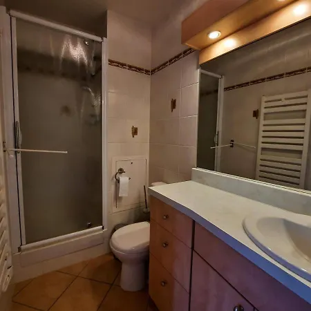 3 Personnes Avec Balcon Aux Menuires, Aux Pieds - Fr-1-452-50 Apartment *